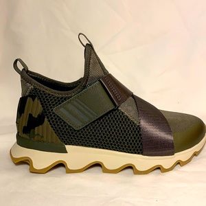Women’s Sorel “Kinetic Sneak” sneaker/Size 8/Color-sage/camo
